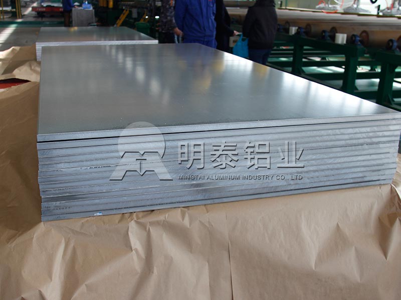 大巴車蒙皮用鋁板_大巴車用5052鋁板生產(chǎn)廠家選哪家？